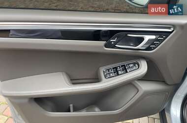 Внедорожник / Кроссовер Porsche Macan 2023 в 