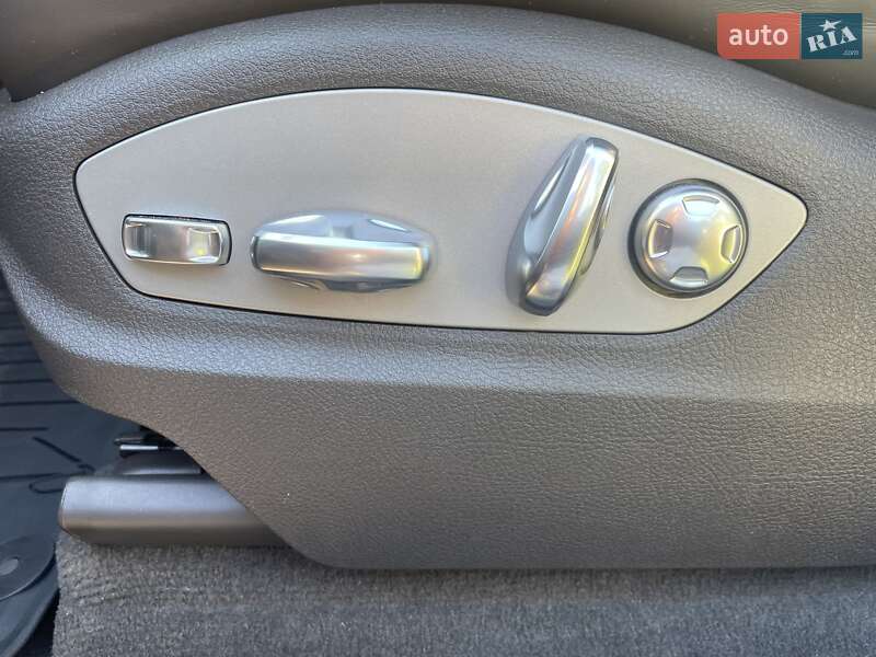 Позашляховик / Кросовер Porsche Macan 2023 в Києві