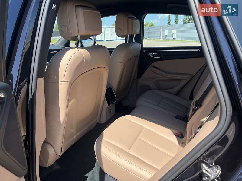 Внедорожник / Кроссовер Porsche Macan 2024 в Киеве