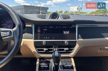 Внедорожник / Кроссовер Porsche Macan 2024 в 