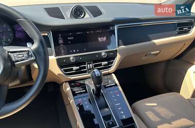 Внедорожник / Кроссовер Porsche Macan 2024 в 