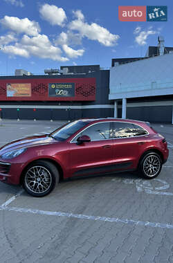 Внедорожник / Кроссовер Porsche Macan 2015 в 
