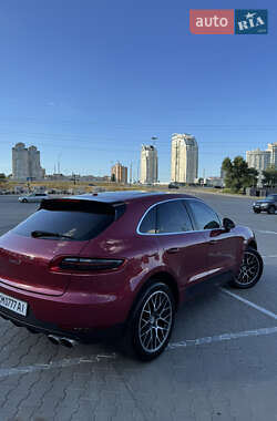 Внедорожник / Кроссовер Porsche Macan 2015 в 