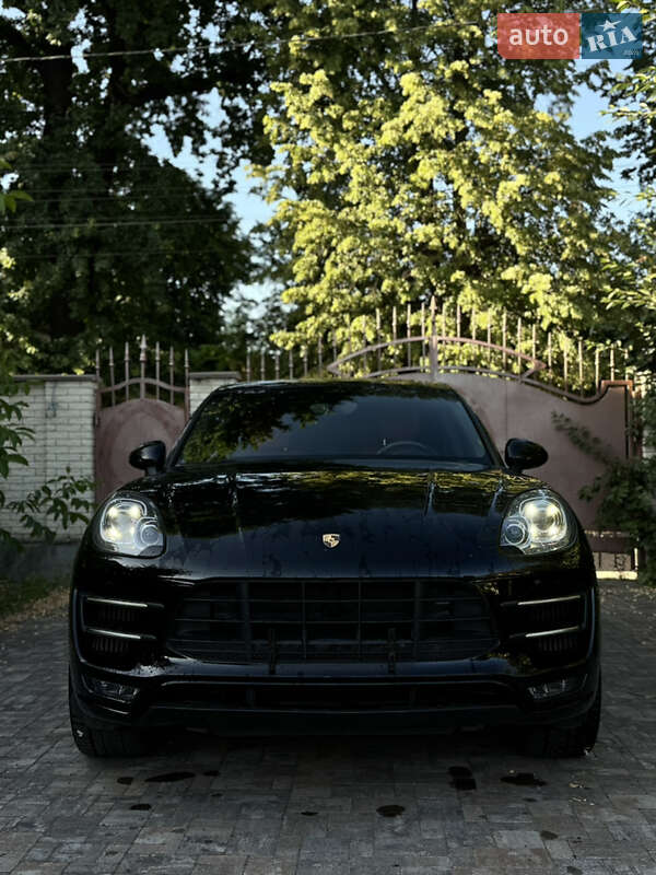 Внедорожник / Кроссовер Porsche Macan 2015 в 