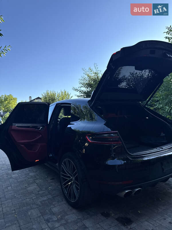 Позашляховик / Кросовер Porsche Macan 2015 в Івано-Франківську