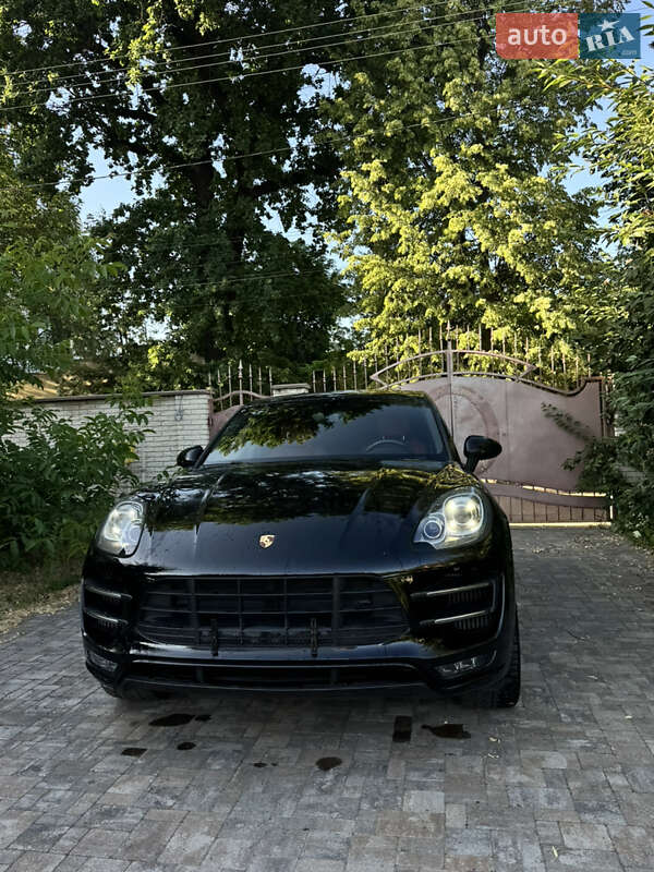 Позашляховик / Кросовер Porsche Macan 2015 в Івано-Франківську