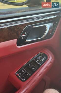 Внедорожник / Кроссовер Porsche Macan 2014 в 