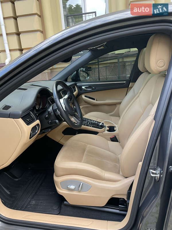 Позашляховик / Кросовер Porsche Macan 2018 в Києві