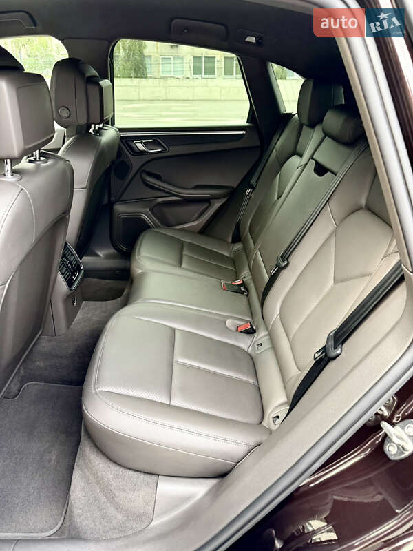 Внедорожник / Кроссовер Porsche Macan 2021 в Киеве