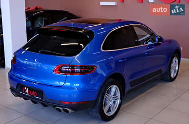 Внедорожник / Кроссовер Porsche Macan 2016 в 