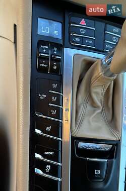 Внедорожник / Кроссовер Porsche Macan 2015 в 