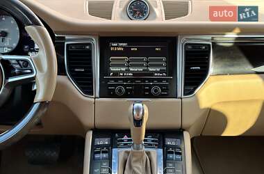 Внедорожник / Кроссовер Porsche Macan 2015 в 