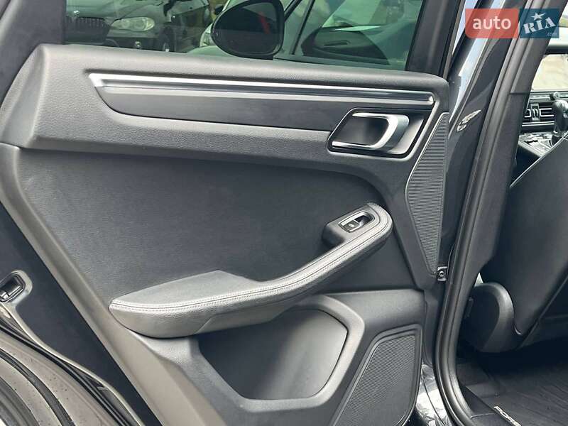 Позашляховик / Кросовер Porsche Macan 2020 в Львові