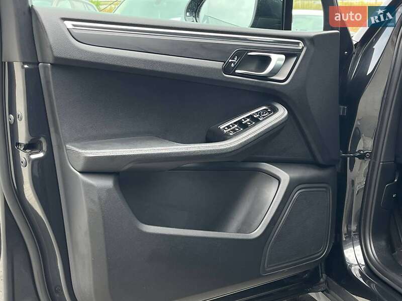 Позашляховик / Кросовер Porsche Macan 2020 в Львові