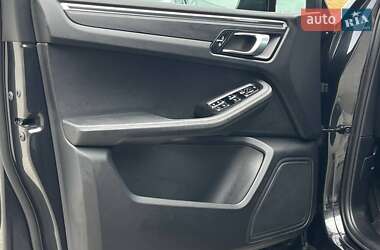 Внедорожник / Кроссовер Porsche Macan 2020 в 