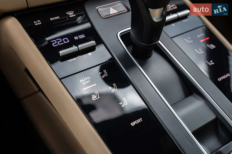 Внедорожник / Кроссовер Porsche Macan 2022 в Киеве