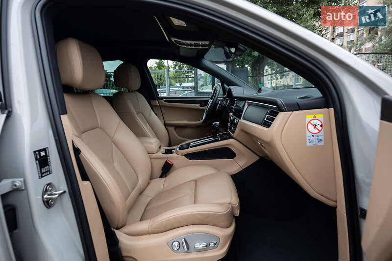 Внедорожник / Кроссовер Porsche Macan 2022 в Киеве