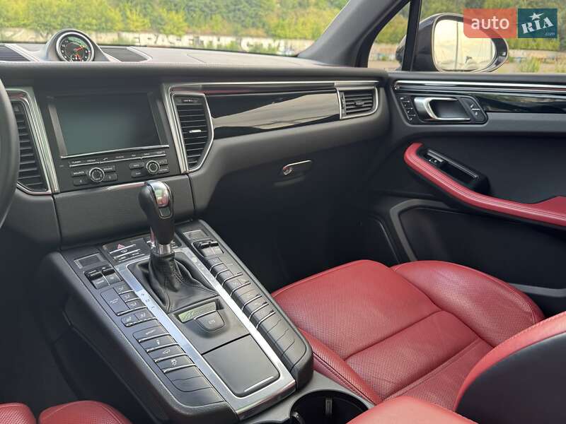 Внедорожник / Кроссовер Porsche Macan 2015 в Киеве