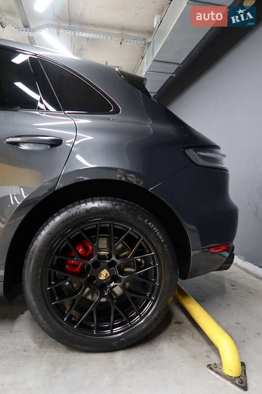 Внедорожник / Кроссовер Porsche Macan 2021 в Киеве