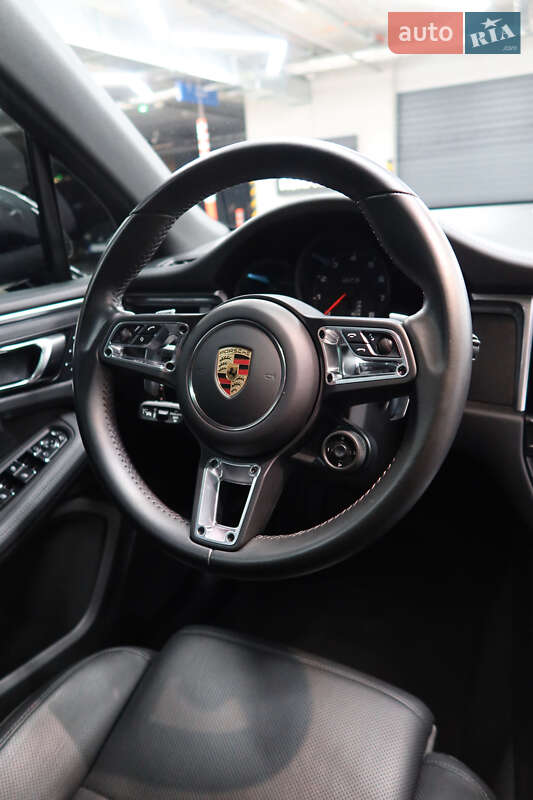 Внедорожник / Кроссовер Porsche Macan 2021 в Киеве