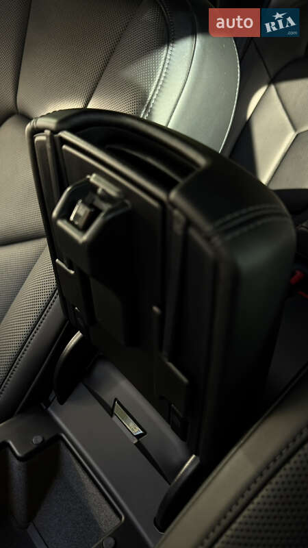 Внедорожник / Кроссовер Porsche Macan 2021 в Киеве