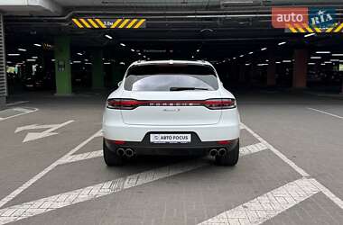 Позашляховик / Кросовер Porsche Macan 2019 в 