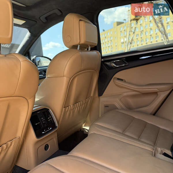 Внедорожник / Кроссовер Porsche Macan 2016 в Киеве