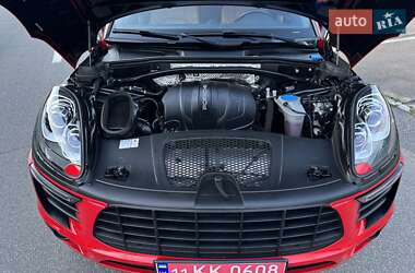 Внедорожник / Кроссовер Porsche Macan 2018 в 