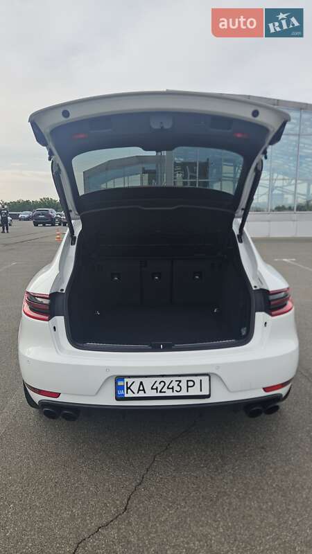 Внедорожник / Кроссовер Porsche Macan 2018 в Киеве