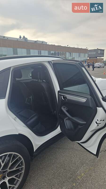 Внедорожник / Кроссовер Porsche Macan 2018 в Киеве