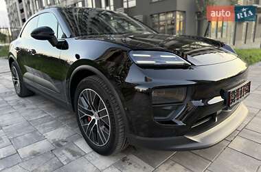 Внедорожник / Кроссовер Porsche Macan 2024 в 