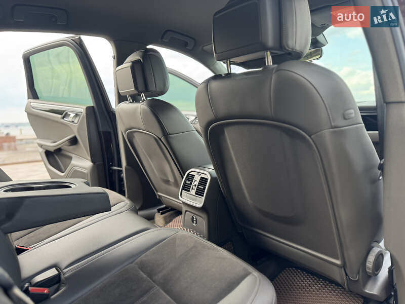 Внедорожник / Кроссовер Porsche Macan 2020 в Киеве фото 59 Внедорожник / Кроссовер Porsche Macan 2020 в Киеве