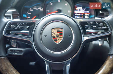 Внедорожник / Кроссовер Porsche Macan 2016 в 