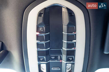 Внедорожник / Кроссовер Porsche Macan 2016 в 