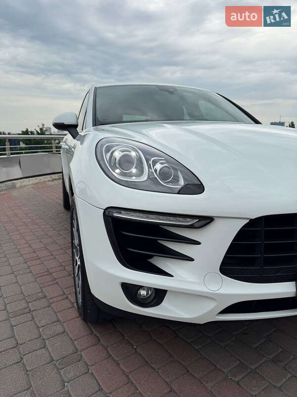 Внедорожник / Кроссовер Porsche Macan 2018 в Киеве