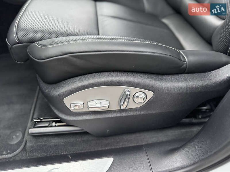 Позашляховик / Кросовер Porsche Macan 2023 в Вінниці