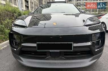 Внедорожник / Кроссовер Porsche Macan 2024 в 