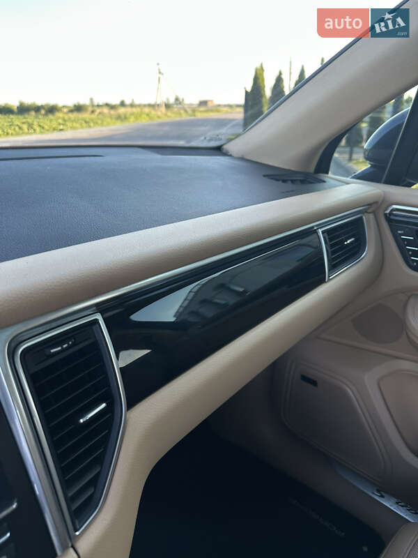 Внедорожник / Кроссовер Porsche Macan 2015 в Львове