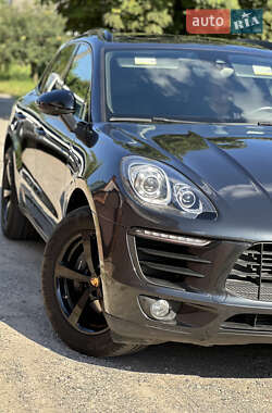 Внедорожник / Кроссовер Porsche Macan 2016 в 