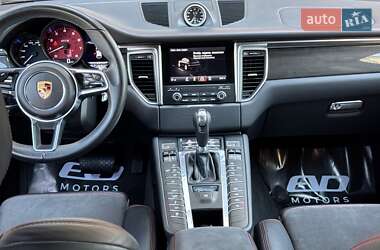 Внедорожник / Кроссовер Porsche Macan 2017 в 