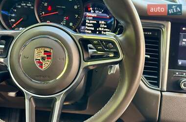 Внедорожник / Кроссовер Porsche Macan 2018 в 