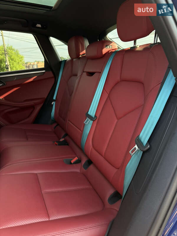 Внедорожник / Кроссовер Porsche Macan 2022 в Черновцах