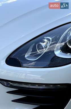 Внедорожник / Кроссовер Porsche Macan 2014 в 