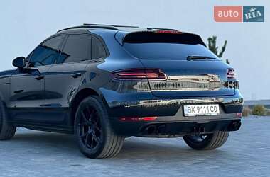 Внедорожник / Кроссовер Porsche Macan 2017 в 