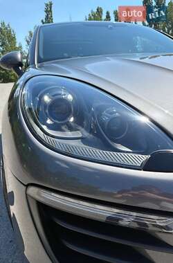Внедорожник / Кроссовер Porsche Macan 2018 в 