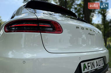 Внедорожник / Кроссовер Porsche Macan 2016 в 