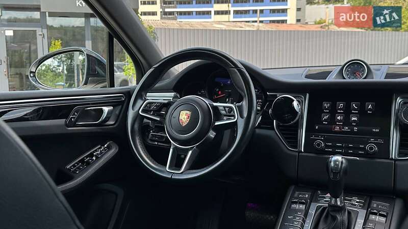 Внедорожник / Кроссовер Porsche Macan 2017 в Киеве фото 11 Внедорожник / Кроссовер Porsche Macan 2017 в Киеве