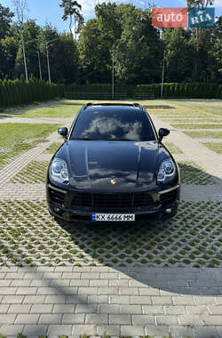 Внедорожник / Кроссовер Porsche Macan 2018 в 