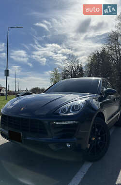 Внедорожник / Кроссовер Porsche Macan 2017 в 
