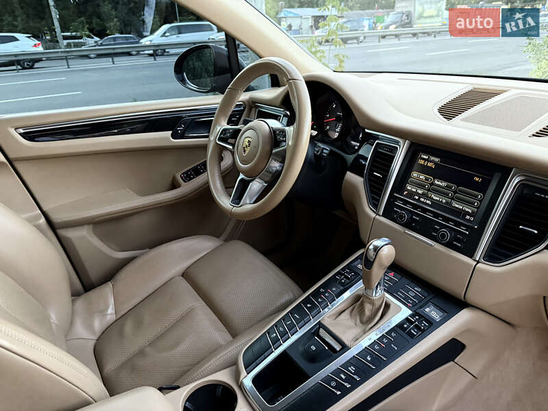 Внедорожник / Кроссовер Porsche Macan 2015 в Киеве